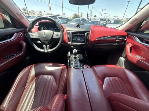 Used 2017 Maserati Levante AWD/4WD image 27