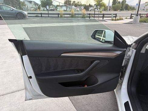 Used 2022 Tesla Model 3 Long Range AWD/4WD image 11