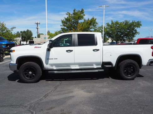 Used 2024 Chevrolet Silverado 2500 LT AWD/4WD image 8