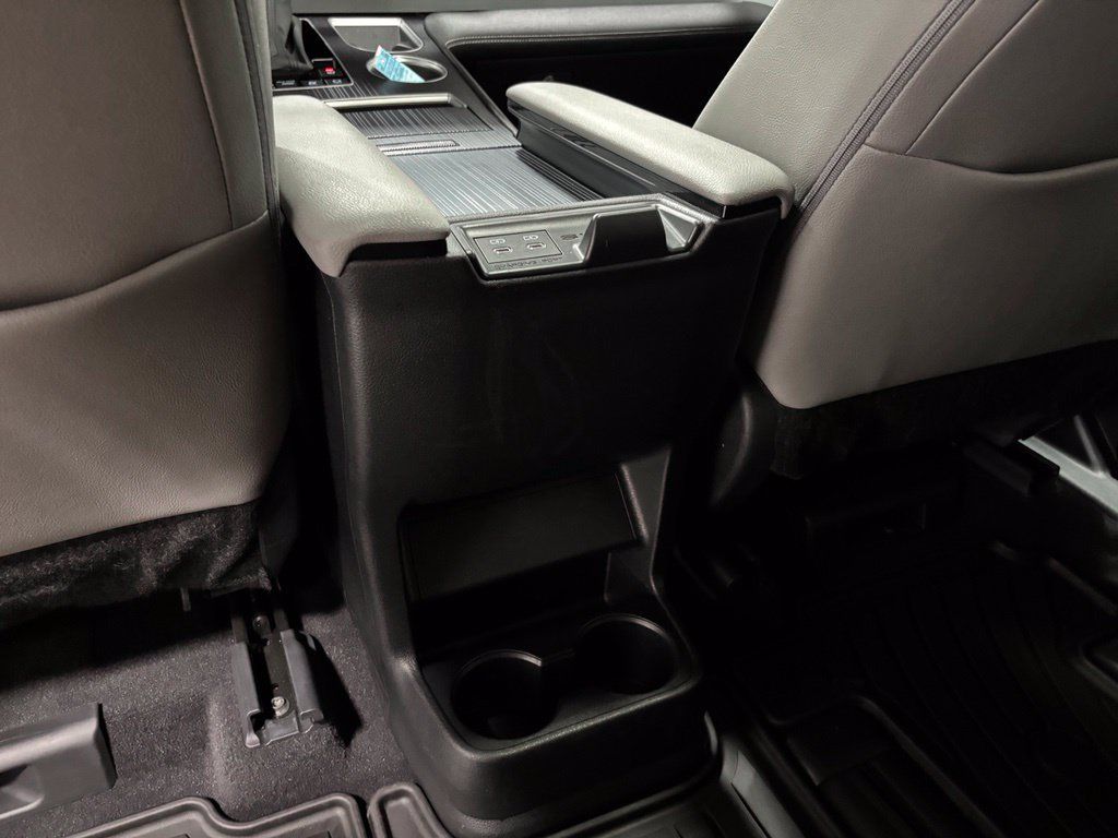 Used 2026 Toyota Sienna XLE AWD/4WD image 51