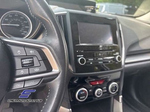 Used 2022 Subaru Forester Premium image 32