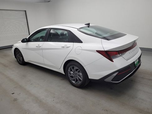 Used 2024 Hyundai Elantra SEL FWD image 3