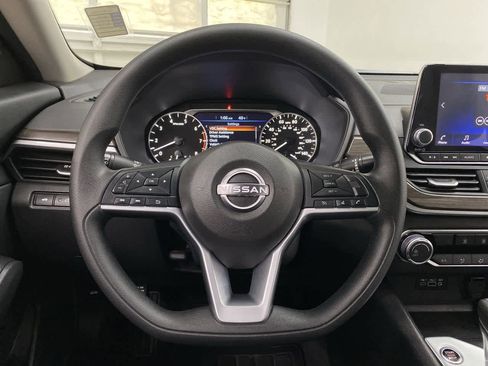 Used 2025 Nissan Altima 2.5 SV image 20