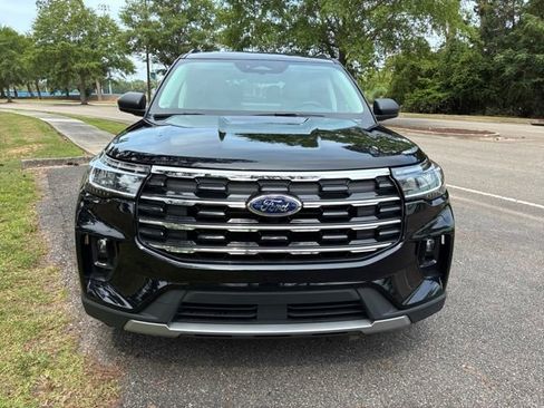 Used 2025 Ford Explorer Active w/ Active Comfort Package RWD image 9