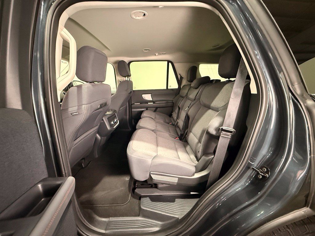 Used 2025 Ford Expedition Active AWD/4WD image 18