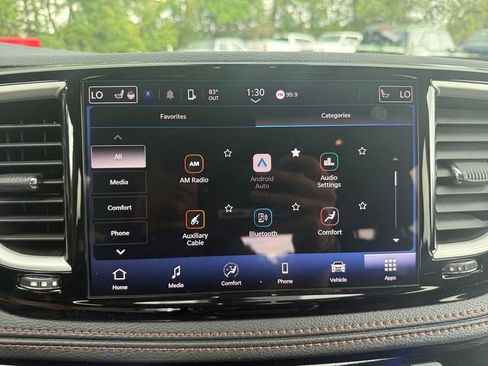 Used 2024 Chrysler Pacifica Touring-L FWD image 31