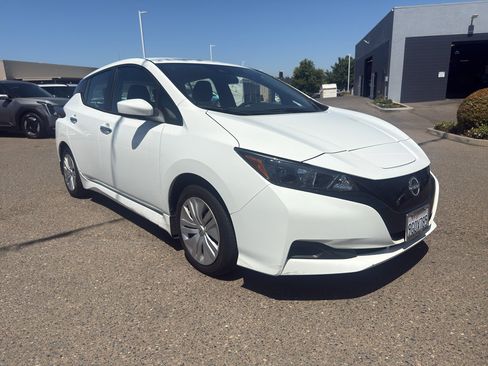 Certified 2023 Nissan Leaf S FWD image 3