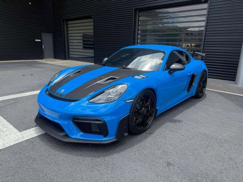 Certified 2025 Porsche 718 Cayman GT4 RS RWD image 1