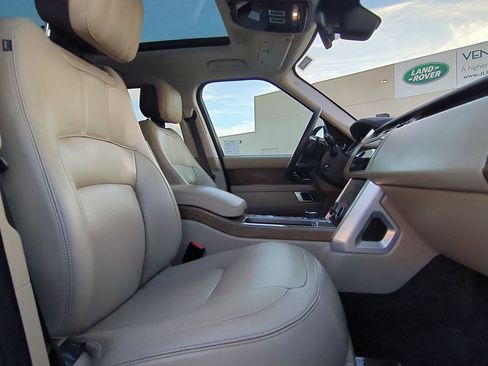 Used 2020 Land Rover Range Rover HSE image 26