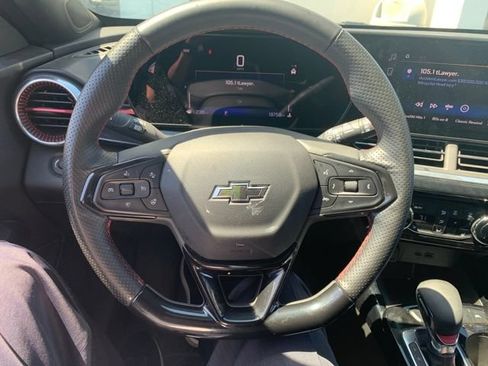Used 2024 Chevrolet Trax RS w/ Driver Confidence Package FWD image 11