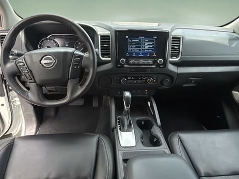 Used 2024 Nissan Frontier SL w/ Technology Package RWD image 17