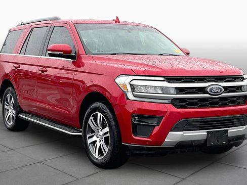 Used 2022 Ford Expedition XLT RWD image 3