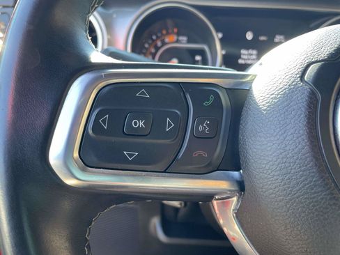 Used 2020 Jeep Wrangler Unlimited Sahara AWD/4WD image 9