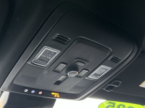 Certified 2025 GMC Yukon Denali image 21