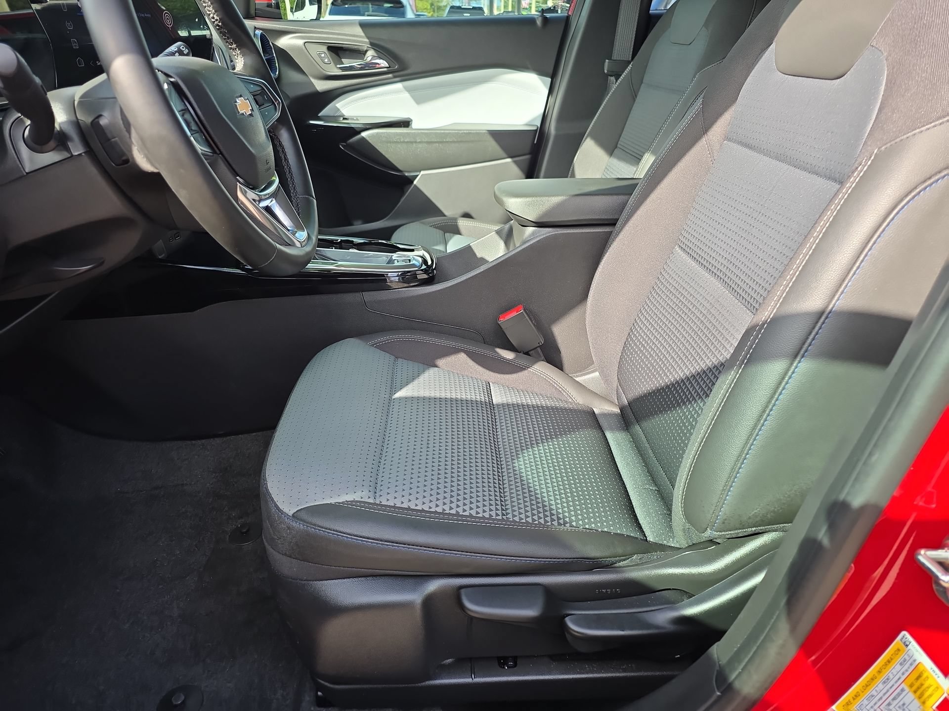 Used 2026 Chevrolet Trax LT w/ Driver Confidence Package FWD image 19