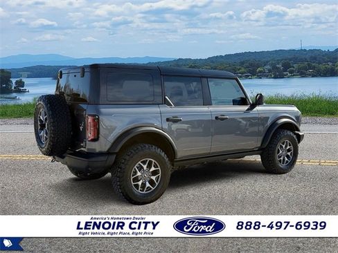 Used 2025 Ford Bronco Badlands image 7