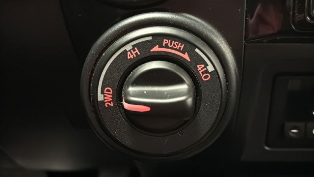 Used 2021 Nissan Titan PRO-4X w/ Pro-4x Convenience Package AWD/4WD image 32