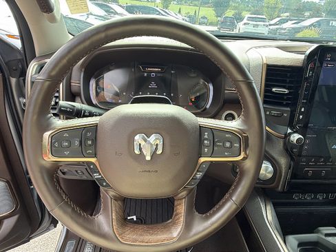 Used 2025 RAM 1500 Limited AWD/4WD image 27