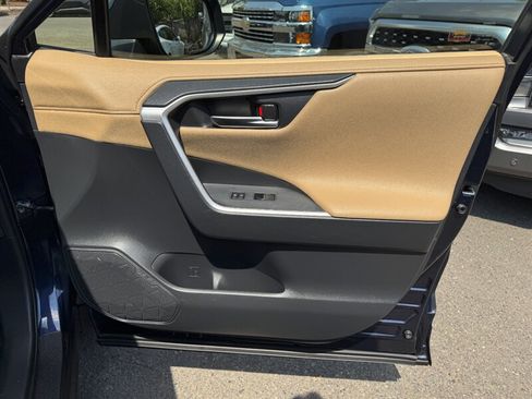 Used 2019 Toyota RAV4 Limited AWD/4WD image 19