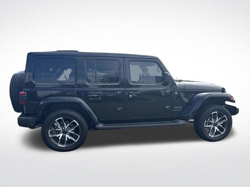 Used 2024 Jeep Wrangler Unlimited w/ Convenience Group AWD/4WD image 8