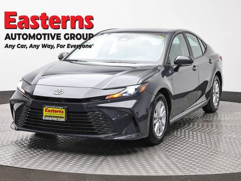 Used 2025 Toyota Camry LE FWD image 1