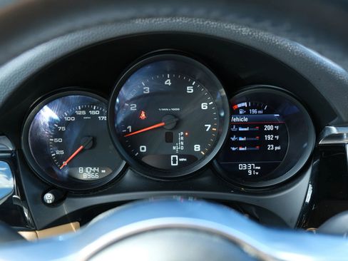 Used 2017 Porsche Macan image 44