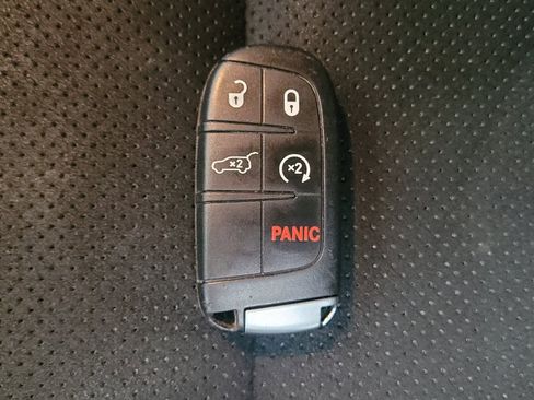 Used 2021 Jeep Grand Cherokee Laredo X AWD/4WD image 32