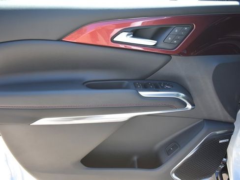 New 2026 Chevrolet Traverse RS w/ LPO, Floor Liner Package AWD/4WD image 12