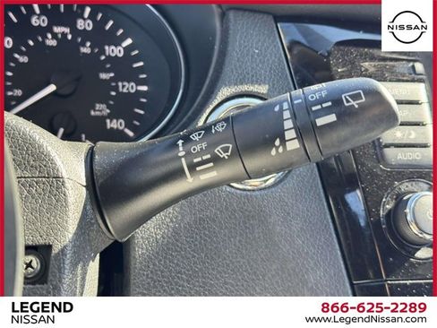 Used 2020 Nissan Rogue SL w/ Premium Package image 22