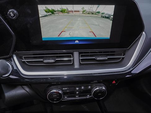 Certified 2024 Chevrolet Trax RS FWD image 11