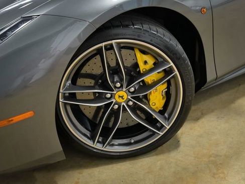 Used 2018 Ferrari 488 Spider image 9
