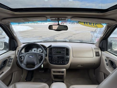 Used 2001 Ford Escape XLT image 17