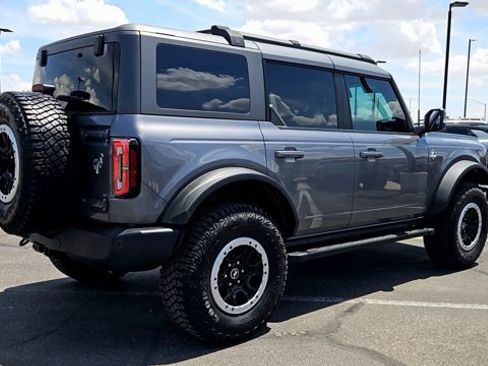 Used 2023 Ford Bronco Outer Banks w/ Sasquatch Package AWD/4WD image 8
