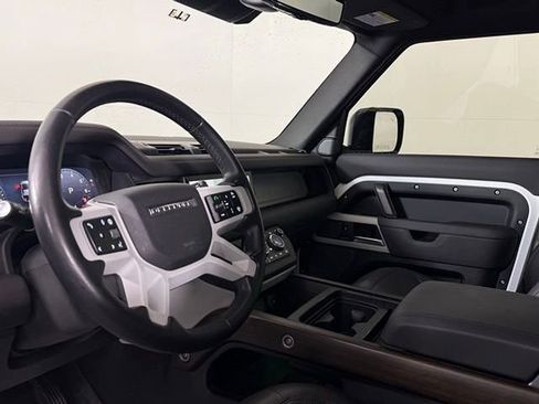 Used 2024 Land Rover Defender 110 S image 4