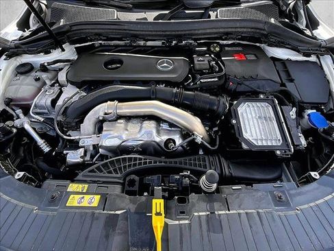 Used 2025 Mercedes-Benz GLA 250 image 11