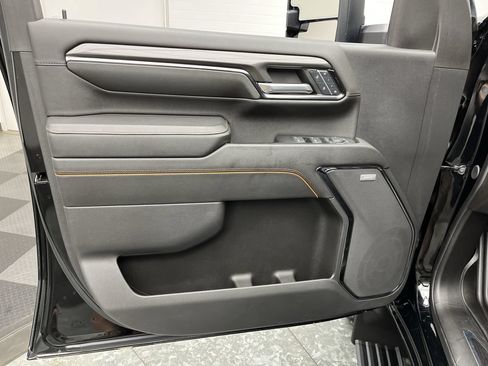 Used 2024 GMC Sierra 2500 AT4 w/ AT4 Premium Plus Package AWD/4WD image 9