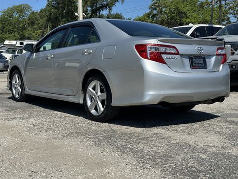Used 2013 Toyota Camry SE FWD image 22
