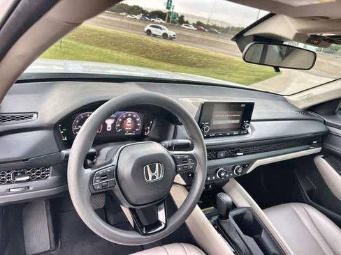 Used 2023 Honda Accord EX image 15