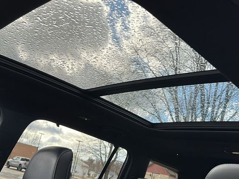 Used 2024 Jeep Grand Cherokee L Limited w/ Luxury Tech Group II image 7