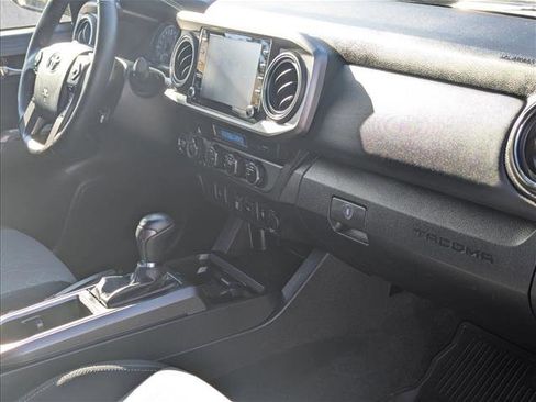 Used 2023 Toyota Tacoma TRD Off-Road image 19