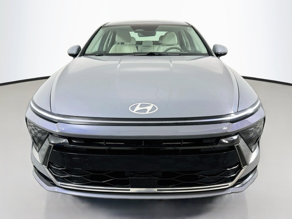 Used 2025 Hyundai Sonata SEL FWD image 2