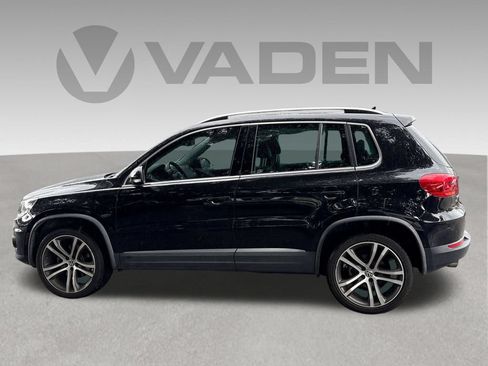 Used 2017 Volkswagen Tiguan SEL AWD/4WD image 18