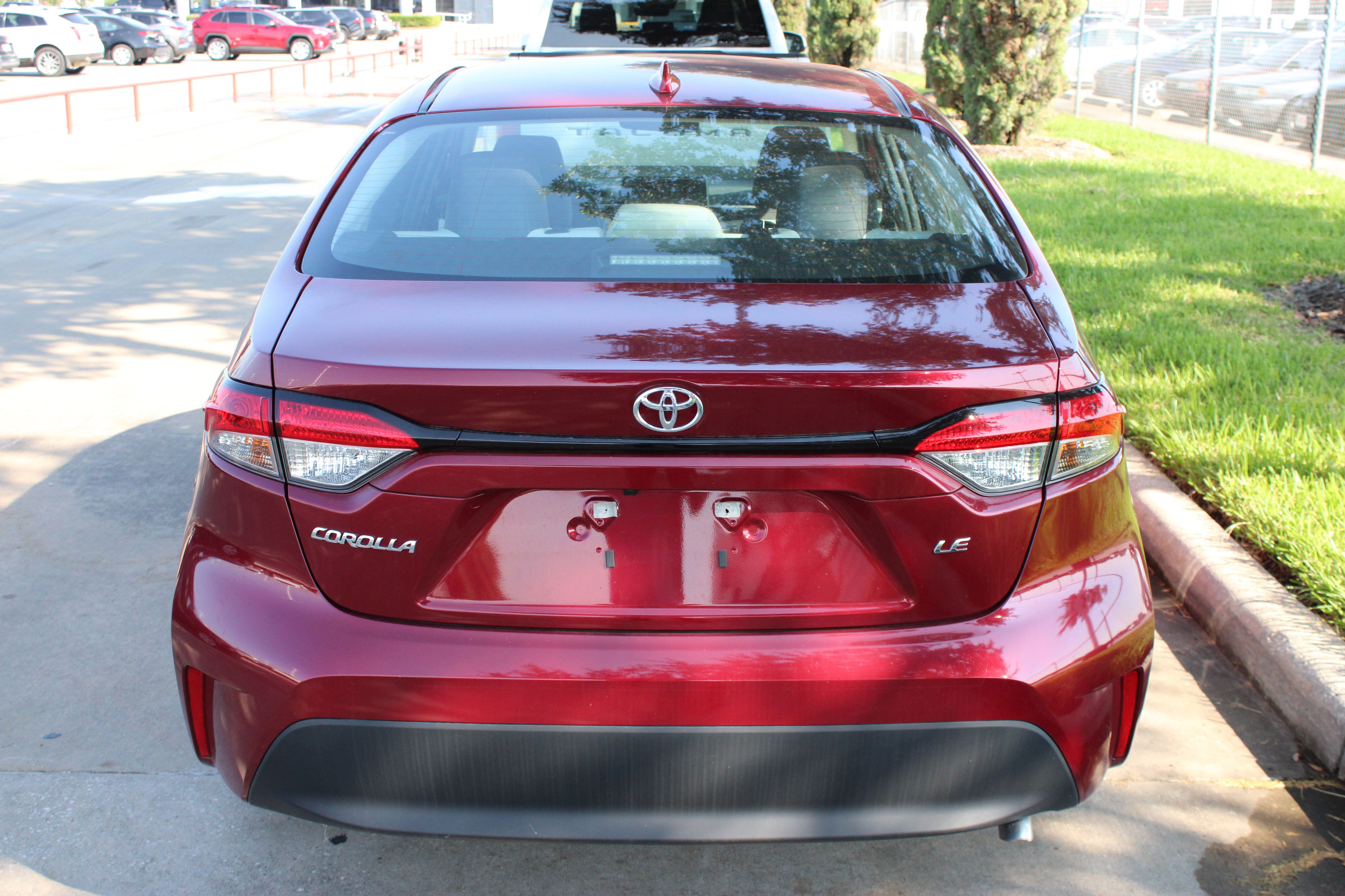 Used 2025 Toyota Corolla LE FWD image 8