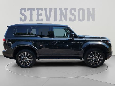 Used 2025 Lexus GX 550 w/ Cold Area Package AWD/4WD image 6