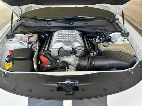 Used 2019 Dodge Charger SRT Hellcat w/ Harman/Kardon Audio Group RWD image 12