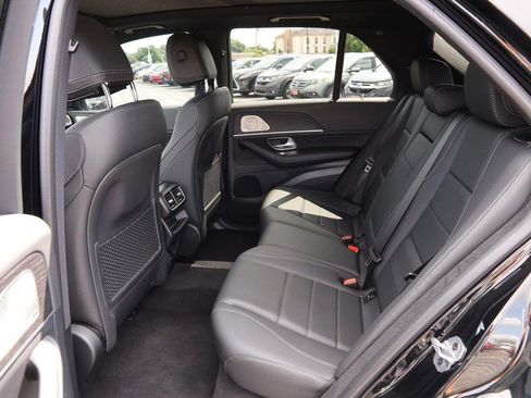 Used 2025 Mercedes-Benz GLE 450e 4MATIC image 11