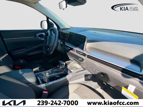 New 2026 Kia Sorento LX FWD image 13