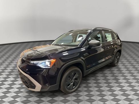 New 2026 Volkswagen Taos S image 7