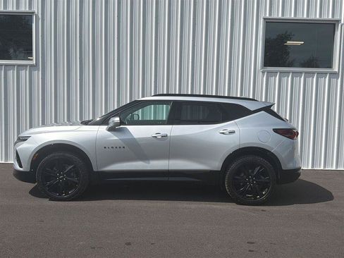 Used 2021 Chevrolet Blazer RS w/ Enhanced Convenience Package FWD image 3