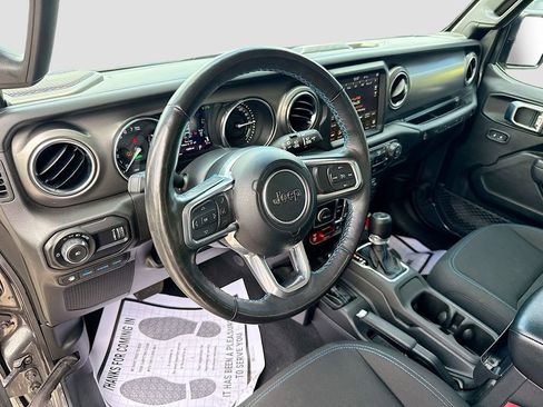 Used 2023 Jeep Wrangler Unlimited Rubicon 4xe w/ Cold Weather Group AWD/4WD image 10